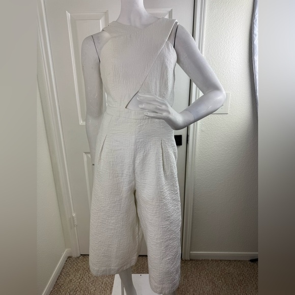 BCBGMaxAzria White Textured Jumpsuit with Wide-Leg Design - Picture 1 of 14